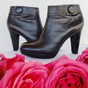 Giani Bernini Platform Ankle Booties